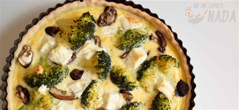 Quiche de brócoli y queso de cabra horneándose