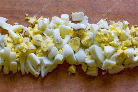 Huevos cocidos y picados