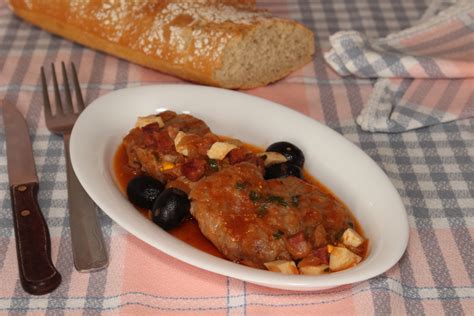 Solomillo a la zaragozana con jamón y aceitunas
