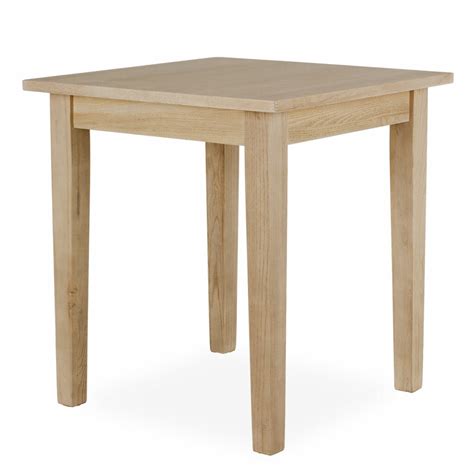 Ingredientes para mantecados en una mesa de madera