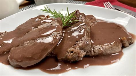 Solomillo de ternera con salsa de vino tinto