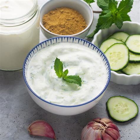 Raita de yogur y pepino como acompañamiento