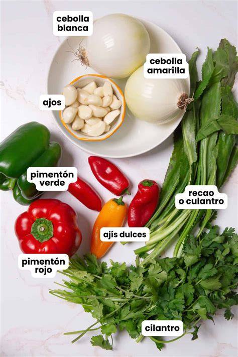 Ingredientes frescos para el sofrito de empanada