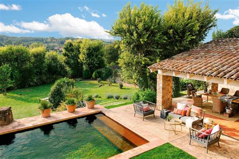 Ejemplo de cálculo de tierra para un jardín con piscina