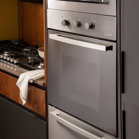 Hornos empotrables Bosch en cocinas modernas