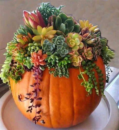 Calabaza decorada con elementos 3D de cartulina