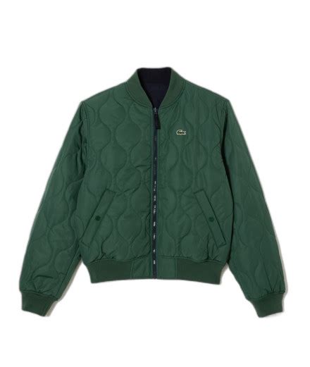 Hombre vistiendo diferentes chaquetas Lacoste en varios estilos