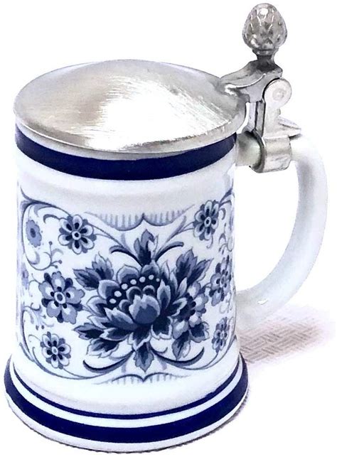 Colección de jarras de cerveza alemanas con tapa
