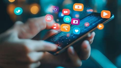 Persona utilizando un teléfono móvil y emojis flotando alrededor