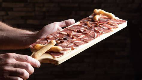 tabla de jamón ibérico de bellota de alta calidad