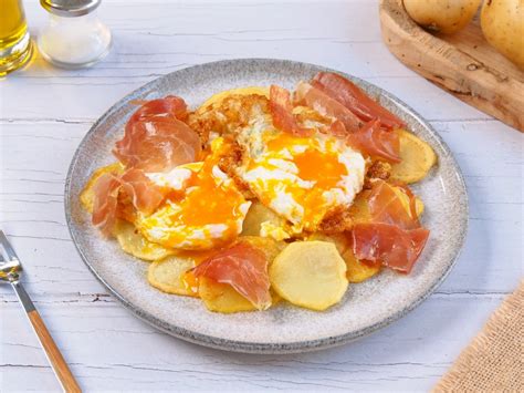 receta de huevos rotos con jamón ibérico andaluz