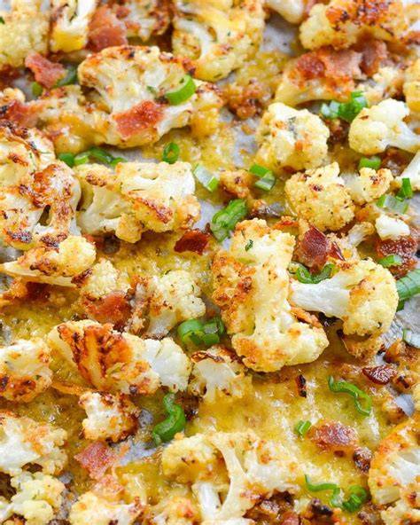 Coliflor asada con queso y bacon