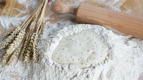 Preparación de la masa de pan con levadura fresca