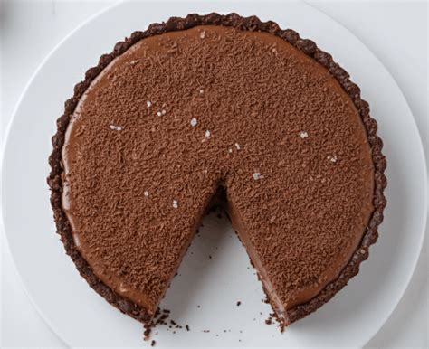 Tarta de chocolate y coco recién horneada