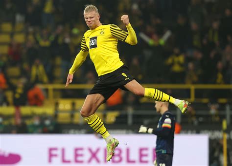 Erling Haaland jugando para el Borussia Dortmund