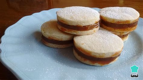 Alfajores rellenos con dulce de leche