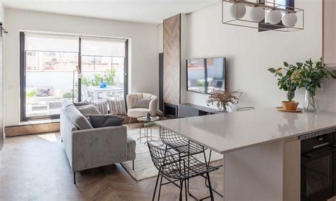 Interior moderno y reformado de los Apartamentos La Parrilla