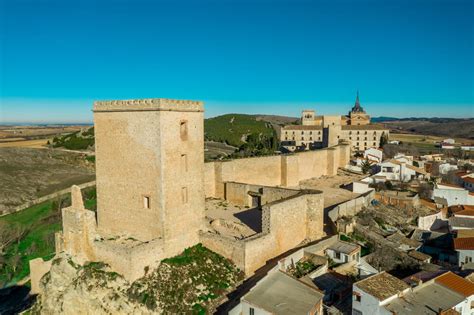 Ilustración de la fortaleza de Uclés en la época musulmana