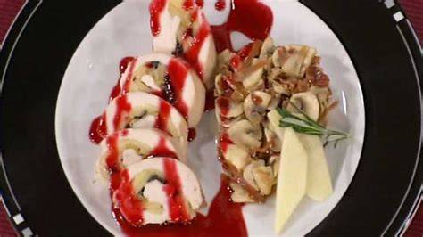 Pechugas de corral rellenas de manzana y aceitunas