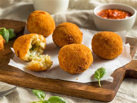 Arancini sicilianos dorados