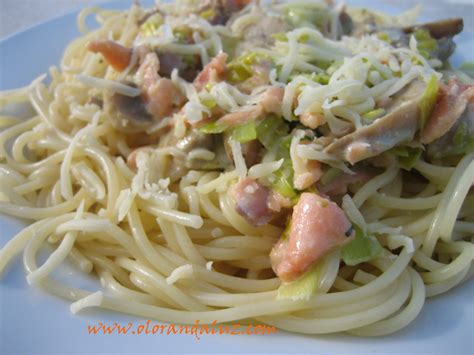 Ingredientes para espaguetis con salmón, champiñones y nata