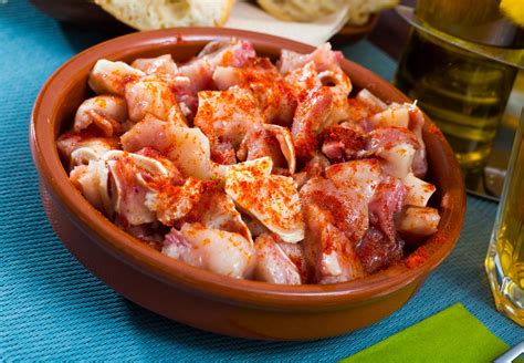 Plato de oreja de cerdo china con salsa de soja y chile