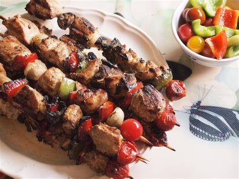 Brochetas Caprese a la parrilla