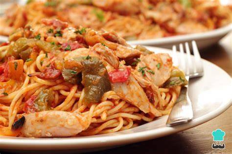 Plato final de spaghetti con pollo y verduras
