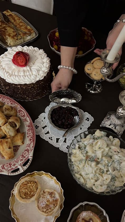 Mesa con postres variados