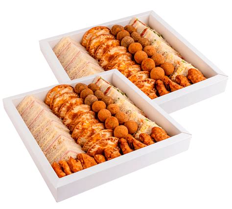 Variedad de bocaditos de zanahoria salados