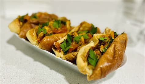 Brioche de pollo mechado con salsa Tikka Masala