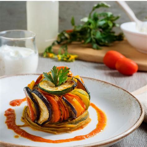 Plato de gratinado de ratatouille con bechamel