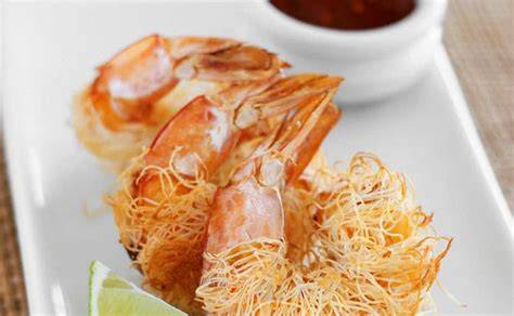 Langostinos fritos con kataifi dorados