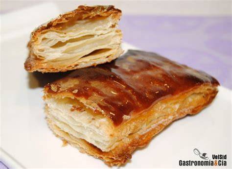 Hojaldre con azúcar glas caramelizado