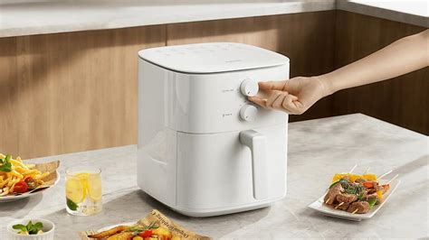 Diseño elegante y moderno de la freidora de aire Xiaomi de 5 litros en una cocina