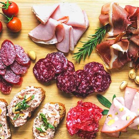 Variedad de productos de charcutería