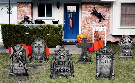 Lápidas decorativas para Halloween en el jardín