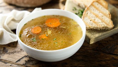 Caldo de verduras casero