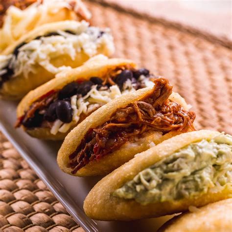Arepa Trifásica con diferentes rellenos