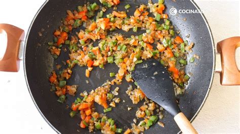 Preparación del sofrito para la cazuela