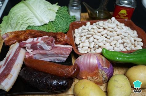 Ingredientes frescos para cocido montañés