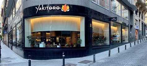 Fachada del restaurante Yakitoro en Madrid
