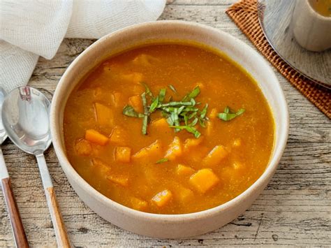 Plato de sopa de calabaza Hokkaido