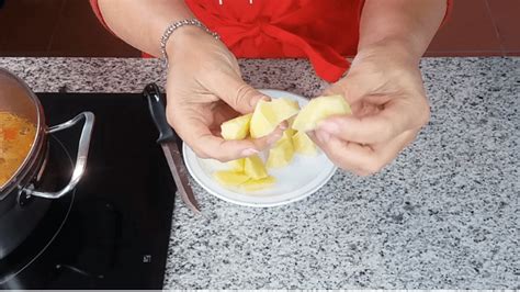 Esquema de cómo cascar las patatas correctamente