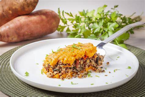 Pastel de boniato con verduras horneadas