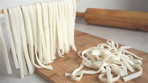 Preparación de fideos de arroz caseros
