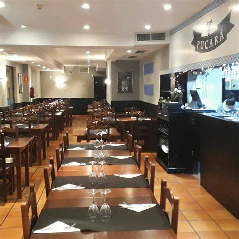 Interior del restaurante Pucará - Asador Argentino