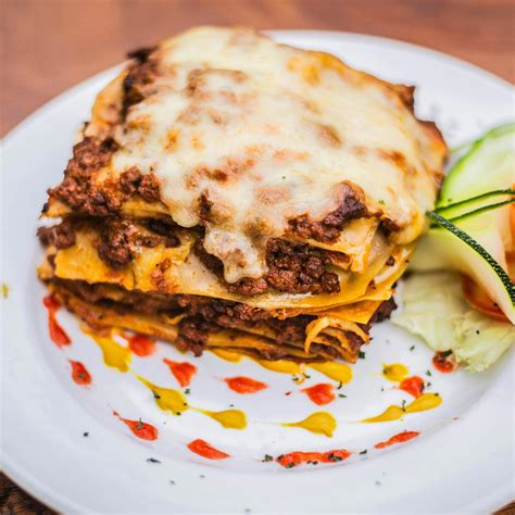 Plato de lasaña casera sin gluten
