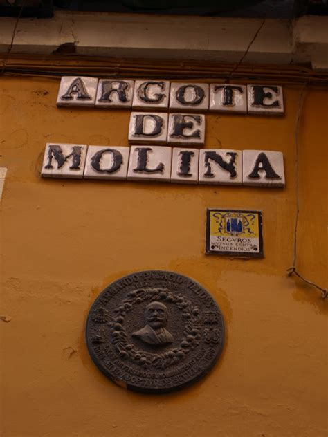 Esquina de las calles Placentines y Argote de Molina en Sevilla