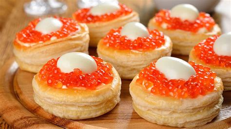 Volovanes rellenos de salmón y queso crema